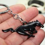 Dk Mustang Koşan At Logo Çift Yön Siyah Metal Stil Anahtarlık