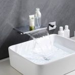 Duvara Monte Banyo Bataryası Musluk Geniş Ağızlı Tek Kolu Şelale Havzası Musluk Pirinç Split Tip Krom Şık Banyolar için Modern Tasarım
