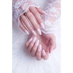 Easy Beauty 24 Adet Kırık Beyaz Badem Takma Tırnak Seti Orta Uzunlukta 908