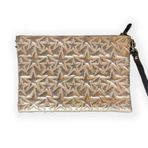 Ecrou Yıldız Desenli Portföy & Clutch Çanta Cüzdan | 30 × 19 cm | Hafif & Şık | Çıkarılabilir Bileklik Askılı | Fermuarlı Güvenli Tasarım | Trend (Altın)
