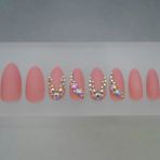 Eda Luxury Beauty Pembe Mat Takma Tırnak Lüks Kristal Taşlı Desenli Uzun Oval Almond Stiletto Nail Art Yapıştırıcılı Set