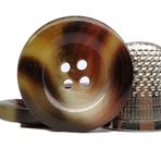 Ekru, Kahverengi ve Gri Su Düğmeleri - Gömlekler, Ceketler, Amerikalılar ve Paltolar için Düğmeler - Çeşitli Boyutlar (12 mm, 15 mm, 18 mm, 20 mm ve 25 mm) - Dikiş Aksesuarları - İspanya'dan yapılmış ve gönderilir - Kahverengi 25 mm