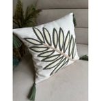 En Gözde Home Punch Nakışlı Kırlent Kılıfı - 43 x 43 cm - Ekru - Yeşil