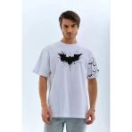 Erkek Bisiklet Yaka Tişort Ön Ve Kol Yarasa Baskılı T-Shirt - Beyaz