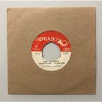 Erol Büyükburç Karakaş Gözlerin Elmas - Kapı Önünde Durdum - Tamo Et Tamero 45 Lik Plak (Orjinal 1965 Dönem Baskı 45 Lik Plak)