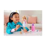 Esranın Dünyası Barbie Seyahatte Bebeği ve Aksesuarları Barbie Bebek ve Aksesuarları, Yavru Köpeğiyle Seyahat Seti HJY18
