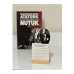 Etiketçi Paşa 2026 Atatürk Takvimi Ahşap Ayaklı Atatürk Temalı Mini Özel Tasarım Takvim, Atatürk Takvim