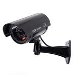 F FINDERS&CO Sahte Güvenlik Kamerası, Gerçekçi Kırmızı Yanıp Sönen Işıklar ve İç Mekan Dış Mekan için Uyarı Çıkartması ile Sahte CCTV Gözetim Sistemi (1, Siyah)