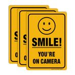 Faittoo (3 Paket) Smile You're On Camera Video Gözetleme İşareti - 25 x 18 cm .040 Paslanmaz Ağır Hizmet Alüminyum - Ev İş CCTV Güvenlik Kamerası için İç ve Dış Mekan Kullanımı, UV Korumalı ve Yansıtıcı