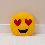 Favore Casa Nakış İşlemeli Kalp Gözlü Emoji Yastık 35x35 cm