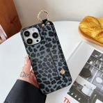 FIFTHAVE Cep telefonu kılıfı iPhone 15 ile uyumlu bileklik leopar koruyucu kılıf ayaklı, 6,1 inç, kamera koruması iPhone 15 leopar kılıf poliüretan deri çizilmeye karşı dayanıklı kılıf kızlar kadınlar
