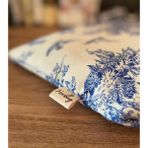 Fiorbag El Yapımı Toile De Jouy Desenli Tablet Çantası 11 Inç Gündelik Askısız Kadın El Çantası - 13inç - Mavi