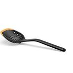 Fiskars Süzgeç kaşığı, uzunluk: 30 cm, plastik/silikon, fonksiyonel şekil, siyah/turuncu, 1027302