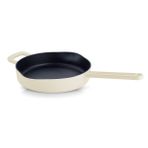 Fissler Moments Koleksiyonu/Emaye Döküm Demir Kızartma Tavası (Ø 26 cm) Yapışmaz Yüksek Kenar, Dökme Ağızlı, Asma Halkalı PFAS/PTFE İçermeyen İndüksiyon - Fildişi Beyazı