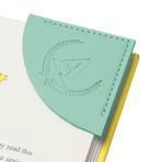 Fjdcslwx Kişiye Özel Deri Fan-Şekilli Yer İşareti Başlangıç, Sevimli 26 Harfli Özel Köşe Kitap İşareti Kadın ve Erkek, Öğretmen, Öğrenci, Kitap Severler Hediyeleri, Kitap Aksesuarları (Yeşil, A)