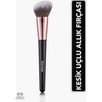 Flormar 010 Ergonomik Uçlu Allık Fırçası