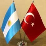 Fors Bayrak Arjantin - Türkiye Masa Bayrağı Krom Direkli İkili Bayrak