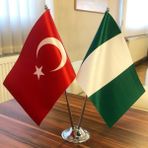 Fors Bayrak Nijerya-Türkiye Masa Bayrağı Krom Direkli Ikili Bayrak