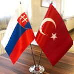 Fors Bayrak Slovakya-Türkiye Masa Bayrağı Krom Direkli Ikili Bayrak