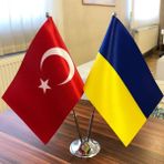 Fors Bayrak Ukrayna-Türkiye Masa Bayrağı Krom Direkli Ikili Bayrak