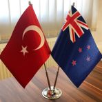 Fors Bayrak Yeni Zelanda-Türkiye Masa Bayrağı Krom Direkli Ikili Bayrak