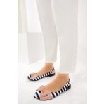 Fox Shoes D726774404 Lacivert Beyaz Pudra Kadın Babet