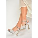 Fox Shoes U569921409 Gümüş File Detaylı Kalın Topuklu Abiye Ayakkabı