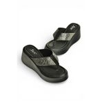 Fox SHOES Y973525309 Siyah Taş Detaylı Parmak Arası Kalın Tabanlı Kadın Terlik, 36