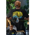 Fuddy Moda Unisex Batman The Caped Crusader Sırt Yazılı Tişört, Oversize Batman Baskılı T-shirt