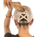 Funky Junque Çapraz Çapraz Şapka Kadın Beyzbol Şapkası Yıpranmış At Kuyruğu Dağınık Topuz Kamyoncu Ponycap, Bej Örgü - Kamuflaj Zeytin (Yıpranmış), Tek Beden