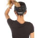 Funky Junque Çapraz Çapraz Şapka Kadın Beyzbol Şapkası Yıpranmış At Kuyruğu Dağınık Topuz Kamyoncu Ponycap, Siyah Örgü - Siyah Kamuflaj (Eskitilmiş), Tek Beden