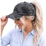 Funky Junque Criss Cross Hat Kadın At Kuyruğu Dağınık Topuz Yan Düğmeler Beyzbol Şapkası, Kamuflaj Siyah, Tek Beden