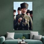 Gaagart Tekli Dikey Kanvas Duvar Tablosu Yeşil Üniformalı Atatürk - 70X100