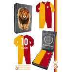 Galatasaray Lisanslı Uzun Kol İsme Özel Bebek Tulum Aslan Baskılı Ahşap Kutulu Sarı - Kırmızı