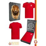 Galatasaray Orijinal Lisanslı Umbro V Yaka Kırmızı T-Shirt Gs Umbro V Yaka Kırmızı Hediye Ahşap Kutu