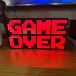 GAME OVER LED Dekoratif Işıklı Masa Lambası – USB & Pilli - Oyun Odası Dekor - Kırmızı Işık
