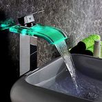 Gelişmiş AED Teknolojisine Sahip Şık Şelale Cam Banyo Uzun Lavabo Bataryası