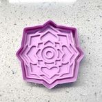 Geometrik Mandala Desenli Çok Amaçlı Kalıp: Seramik, Polimer Kil, Oyun Hamuru ve Kurabiye Kesici - 7.5 cm