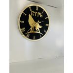 GEOMETRİK ULUYAN KURT VE TÜRK YAZI DESENLİ GOLD RENGİ DEKORATİF HEDİYELİK DUVAR SAATİ