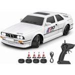 Giffy/Oyuncak BMWW E30 Drift Araba 4x4 Uzaktan Kumandalı Araba 2.4GHz Şarjlı LED Işıklı 15 Km Hız Araba (Beyaz)