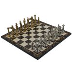 Gift Home Metal Satranç Takımı Büyük Pegasus Figürlü Parlak Taş ve Ceviz Desenli Satranç Tahtası
