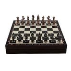 Gift Home Orta Boy Metal İngiliz 36x36x6 cm Satranç Takımı Antik ve Ceviz Desenli Sandıklı MDF Tahtası