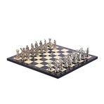 GiftHome Orta Boy Premium Black Metal Klasik Satranç Takımı ve Mermer Desenli Sandıklı MDF Tahtası (30X30X6 cm.)