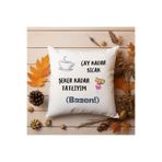 giftkonsept Çay Kadar Sıcak Şeker Kadar Tatlıyım (Bazen) Baskılı Komik Hediyelik Elyaf Saten Dekoratif Yastık, QBY1425