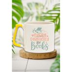 giftkonsept Easily Distracted By Books Yazılı Kitap Kurdu Esprisi Hediyelik Sarı Kulplu Kupa Bardak, QBLK5439