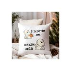 giftkonsept İyi Biriyim Ama Her Gün Değil Baskılı Komik Hediyelik Elyaf Saten Dekoratif Yastık 28x28 cm, QBY1294