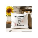 giftkonsept Modum Sadece Çay Ve Sessizlik Baskılı Komik Hediyelik Elyaf Saten Dekoratif Yastık, QBY1420