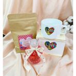 Giftmoda Kalp Love Tasarımlı Kutulu Kupa ve Japon Kiraz Çiçeği Esanslı Kolonya Set - Renkli