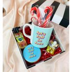 Giftmoda Let's Fall In Love Tasarımlı Mum Kupa Kolonya ve Altınyaldızlı Melek Kar Küresi Set - Renkli