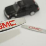 GMC Logo Yan Çamurluk 3M 3D Krom Metal Logo Amblem